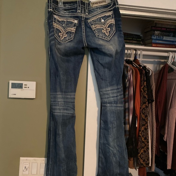 Jeans - Picture 2 of 3